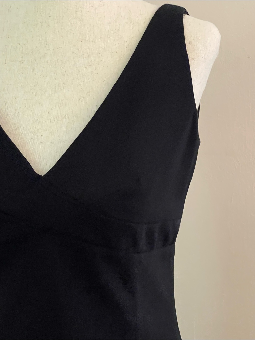 Laundry by Shelli Segal Black Sheath Dress 8 V-Neck Cocktail LBD - Picture 2 of 7